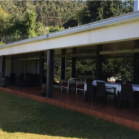 Βίλα Amazing Farmhouse With Huge Pool In Geres Geres