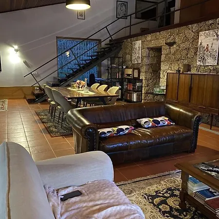 Βίλα Amazing Farmhouse With Huge Pool In Geres Geres