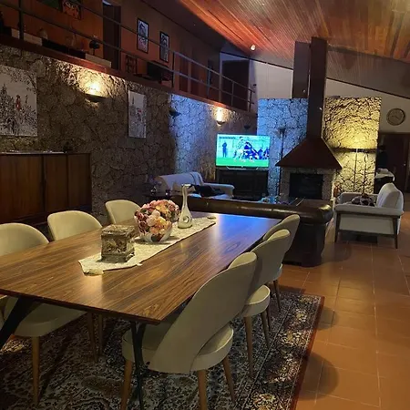 Amazing Farmhouse With Huge Pool In Geres Βίλα